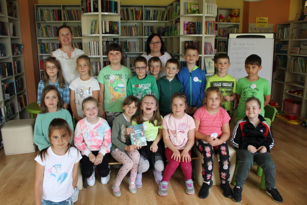 21 czerwca odbyło się ostatnie w tym roku szkolnym spotkanie Dyskusyjnego Klubu Książki dla dzieci.
Tematem dyskusji była książka Martina Widmarka 
